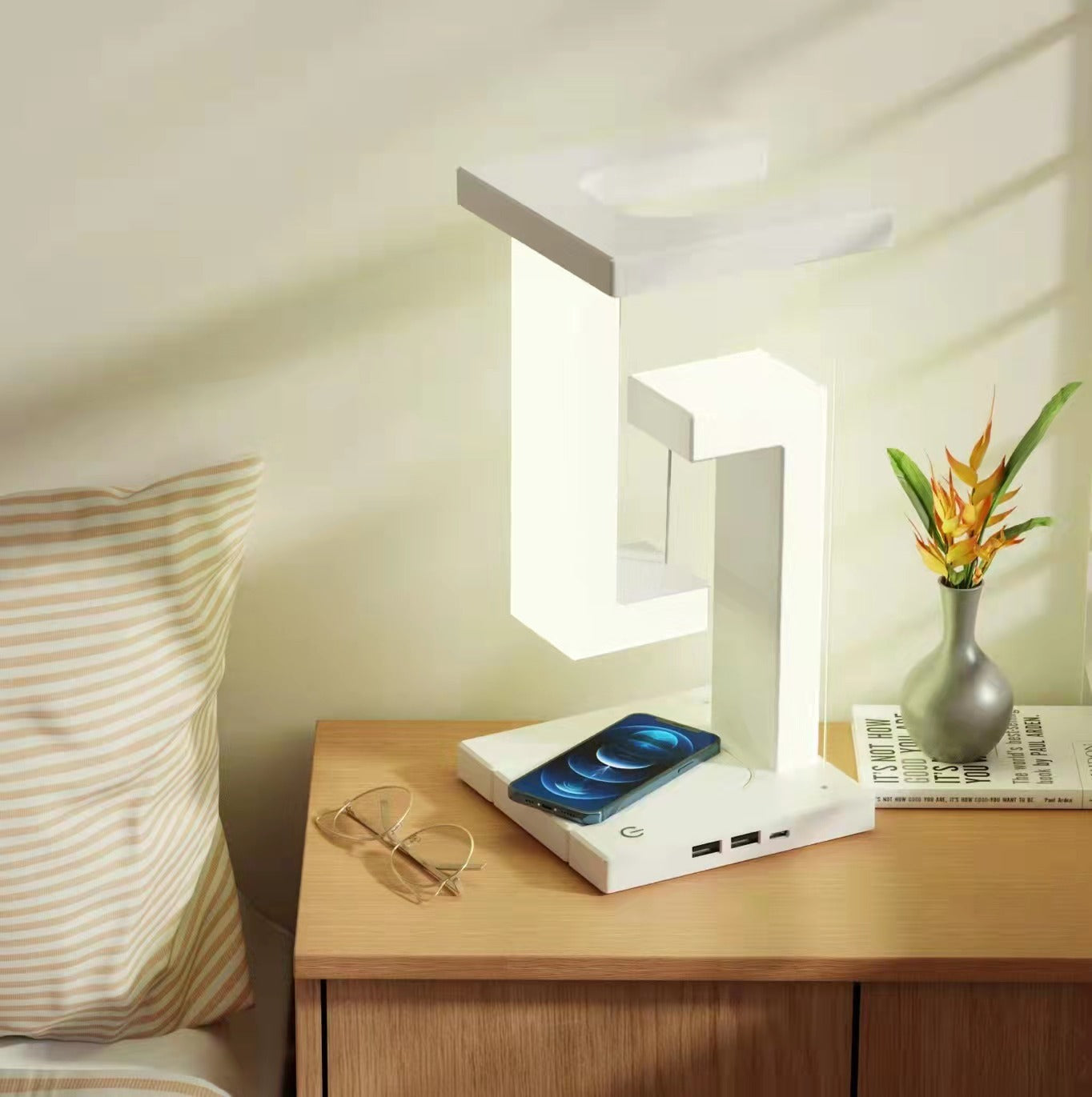 Floating Wireless Charging Lamp – Creative Suspended Light for Bedrooms - My Store